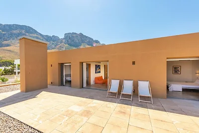 Moderna casa vacanze con piscina