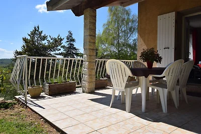 Moderna casa vacanze con giardino privato