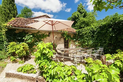 Gemütliches Haus in Bourgnac mit Pool