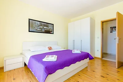 Villa Mateo - Three Bedroom Apartment with Te...