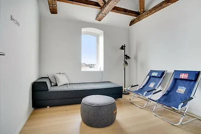 Zweigeschossiges Loft mit großer Terrasse