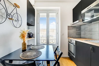 Modern appartement met 1 slaapkamer en 4 plaa...