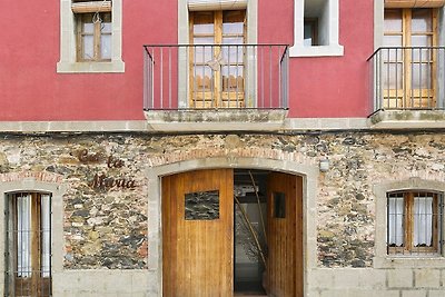 Casa padronale a Garriguella con piscina...