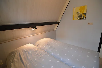 Ferienhaus eines üppigen Waldes in Limburg
