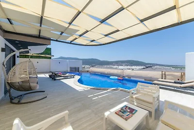 Villa a Kalkan con piscina
