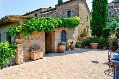 Malerisches Ferienhaus in Montalcino mit...