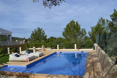 Modern herenhuis met privé zwembad