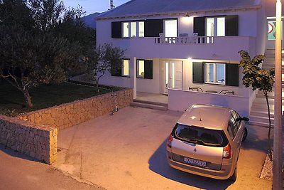 Appartamento moderno a Močići con terrazza