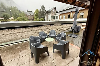 Chalet mit weitläufiger Panoramaterrasse