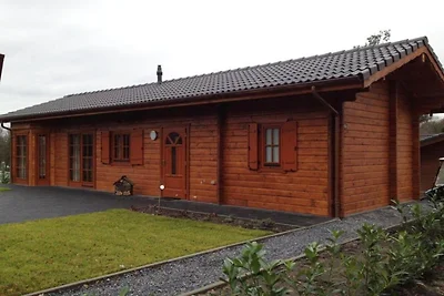 Spokojny, parterowy, drewniany domek