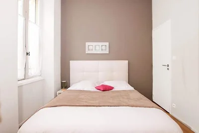 Herrliche Wohnung mit Gartenblick