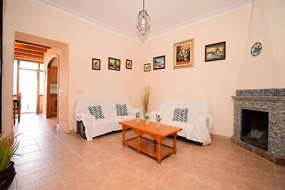 Haus in Maria de la Salut mit Terrasse