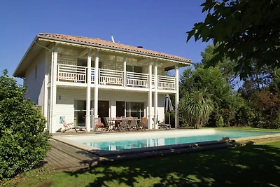 Villa mit Schwimmbad, in der Nähe des...