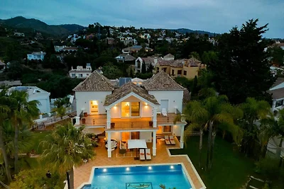 Villa in Marbella mit Schwimmbecken