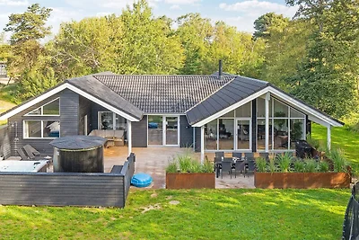 14 Personen Ferienhaus in Væggerløse