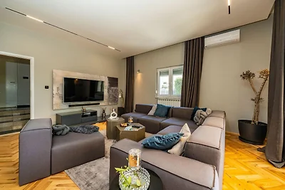 Eine charmante Villa mit privatem Pool in...