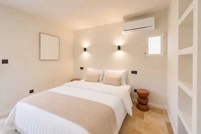 Modern huis met airconditioning, zwembad, 1 s...