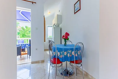 Apartments Ivo - One bedroom apartment with t...