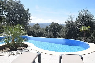 Luxuriöse Villa mit Swimmingpool