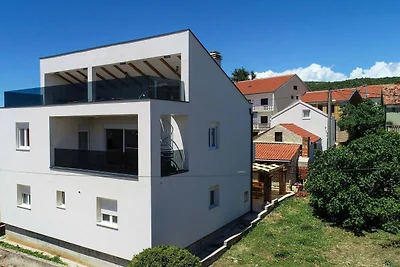Villa mit Meerblick in Strandnähe in...