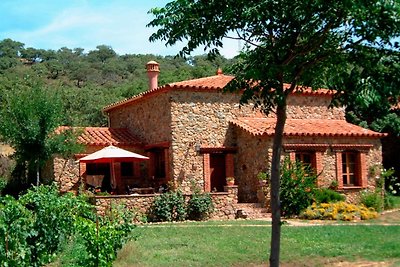 Casa in pietra sul fiume Zoya con vista sulla