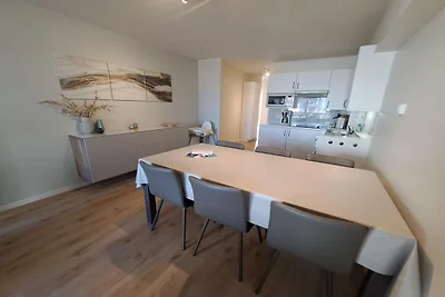 Zonnig appartement aan de kust voor 6...