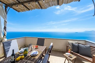 Casa a Praiano con piscina e vista Capri