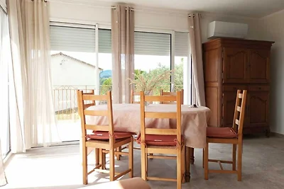 Villa des Figuiers immersa nel verde