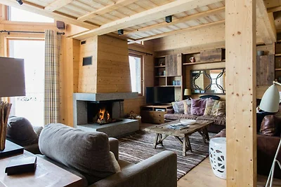 Luxurious Chalet with Panoramic Views & Hot...