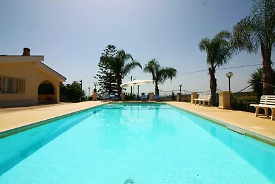 Casa vacanze a Floridia con piscina privata