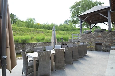 Villa mit Whirlpool und Sauna
