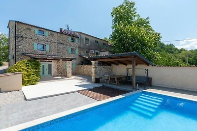 Villa in Motovun mit Schwimmbecken