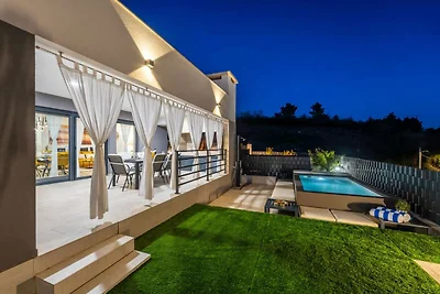 Ferienhaus in Podvrsje mit Meerblick