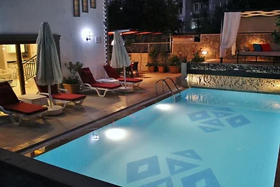 Villa in Kalkan mit Schwimmbecken