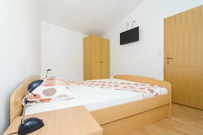 Apartments & Rooms Barišić-Comfort One Bedroo...