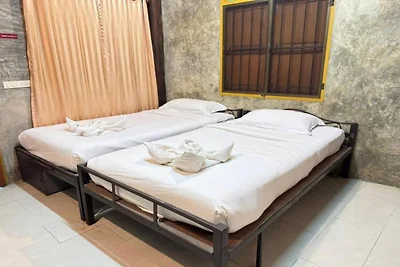 Privates Doppelzimmer  Gemeinsames Bad...