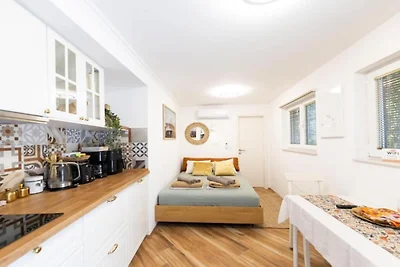 Marghareta Nest - TOP Location - Room
