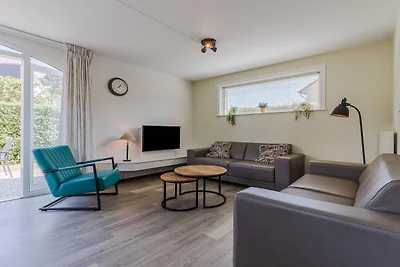 Villa in Arcen mit Bad und...