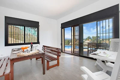 Ruhige mit Pool in der Nähe von Lloret