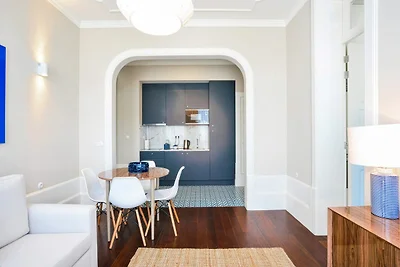 Modern 2-Bedroom Apartment in Porto