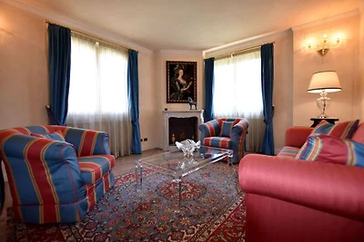 Luxuriöse Villa in der Lombardei mit...