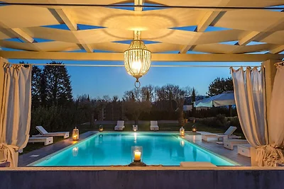 Villa a Orentano con Piscina Privata