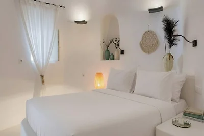 Fira Retreat con vista mare