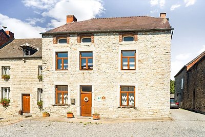 Vornehmes Ferienhaus in Matagne-La-Petite mit...