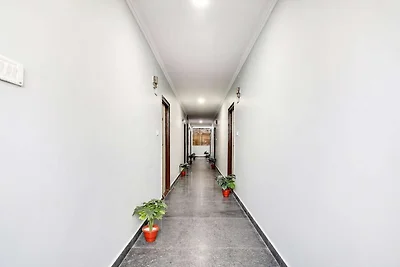 Townhouse De Alphabet Hotel Kukatpally