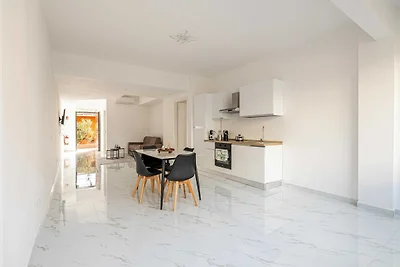 Zentrale 1BDR/4P-Wohnung in Ventimiglia