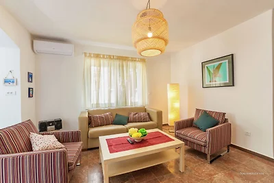 Geräumige Ferienwohnung mit Garten in Zadar