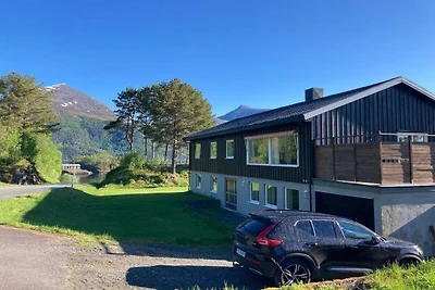 8 Personen Ferienhaus in Halsanaustan-By...