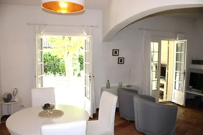 Bella casa con grande giardino