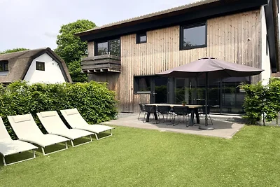 Villa mit sonnigem Garten in Schoorl